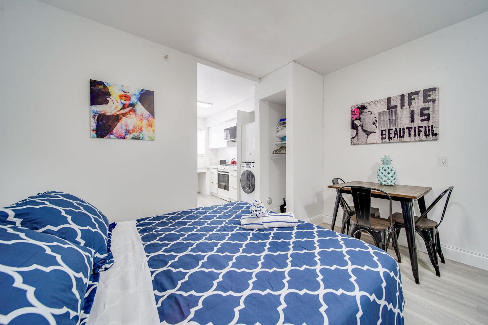 Deco Beachside Apt, W/2 Queen Beds, Washer/Dryer Маями Бийч Екстериор снимка